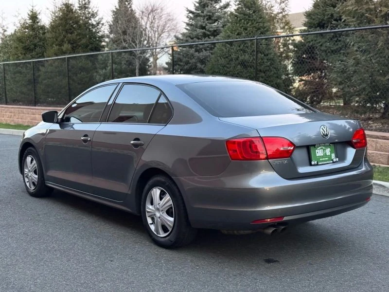 2011 Volkswagen A6 Jetta - Image 11 of 12