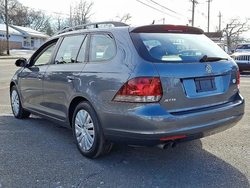 2011 Volkswagen A5 Jetta - Image 5 of 12