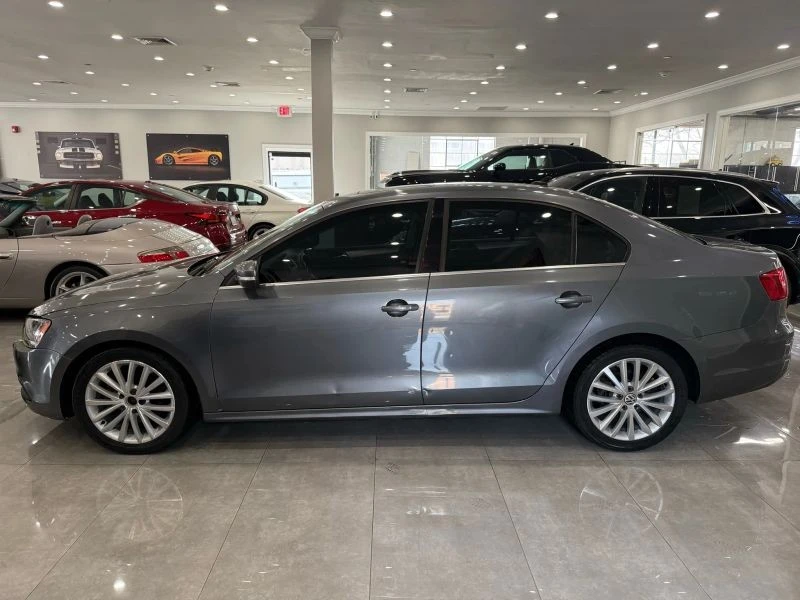 2011 Volkswagen A6 Jetta - Image 2 of 12
