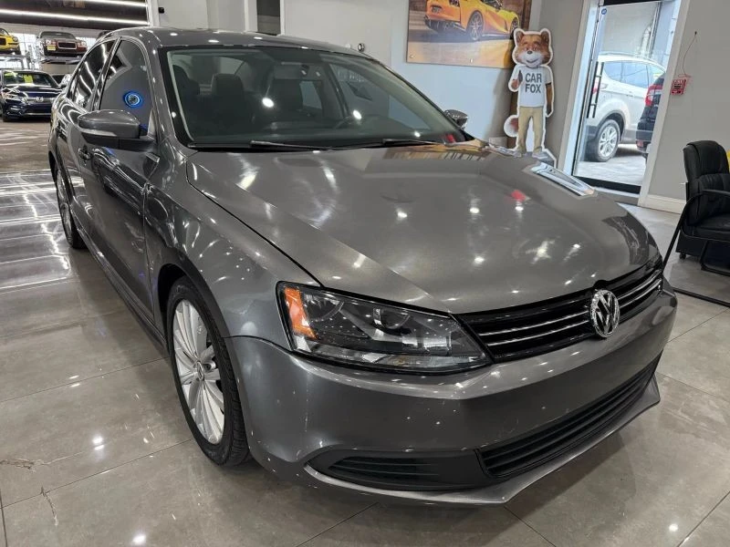 2011 Volkswagen A6 Jetta - Image 6 of 12