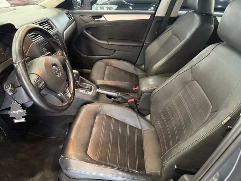 2011 Volkswagen A6 Jetta - Image 9 of 12