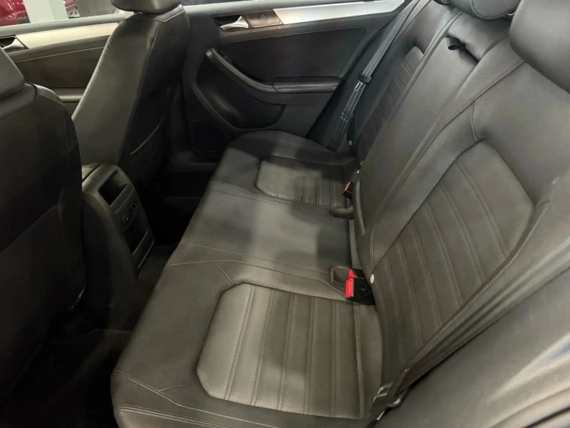 2011 Volkswagen A6 Jetta - Image 11 of 12