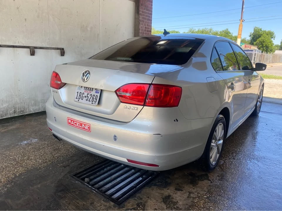 2011 Volkswagen A6 Jetta - Image 4 of 9