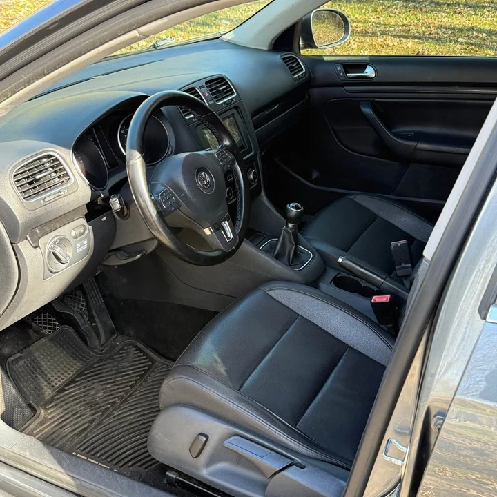 2011 Volkswagen A5 Jetta - Image 2 of 14