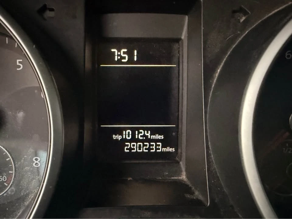 2011 Volkswagen A5 Jetta - Image 6 of 12