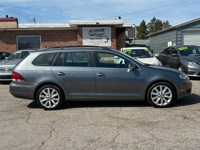 2011 Volkswagen A5 Jetta - Image 3 of 16