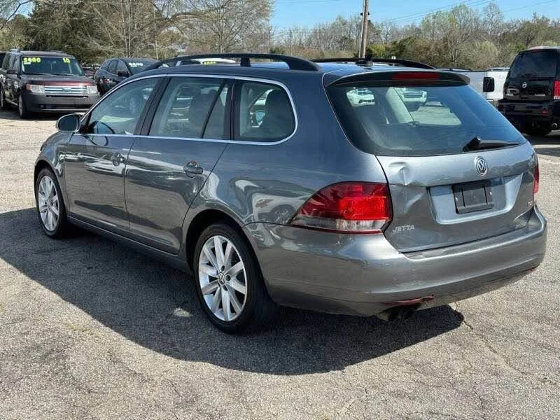2011 Volkswagen A5 Jetta - Image 4 of 16