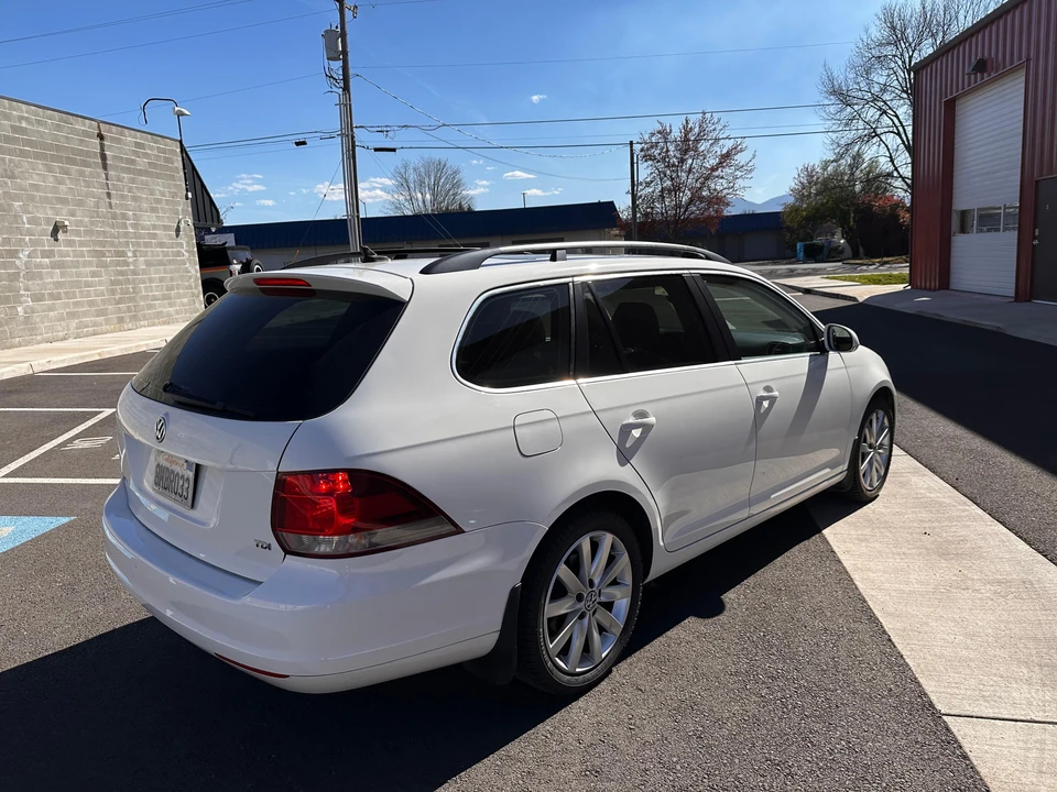 2011 Volkswagen A6 Jetta - Image 12 of 31