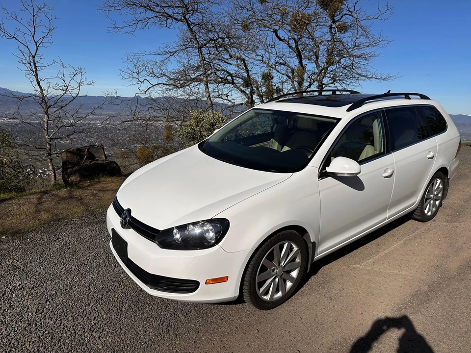 2011 Volkswagen A6 Jetta - Image 7 of 31