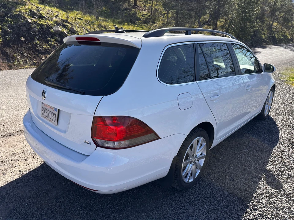 2011 Volkswagen A6 Jetta - Image 11 of 31