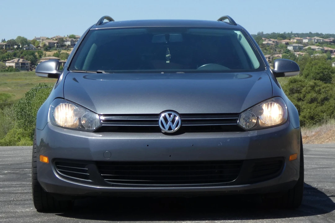 2011 Volkswagen A6 Jetta - Image 2 of 31