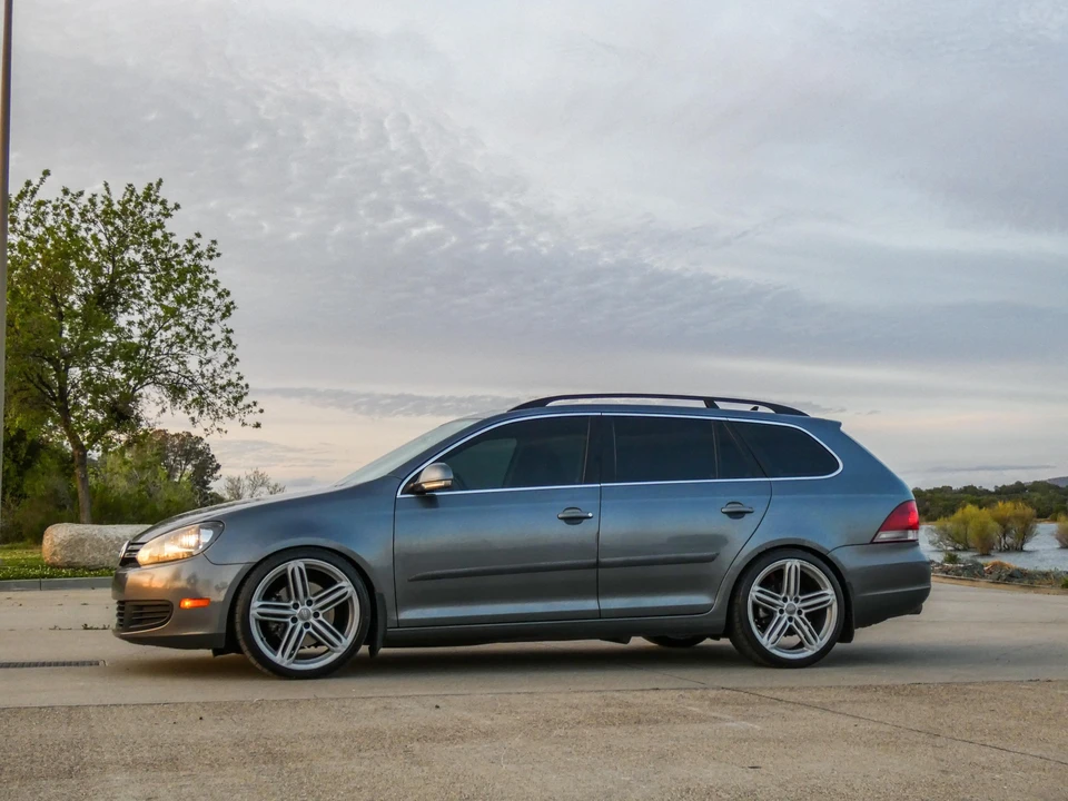 2011 Volkswagen A6 Jetta - Image 10 of 31