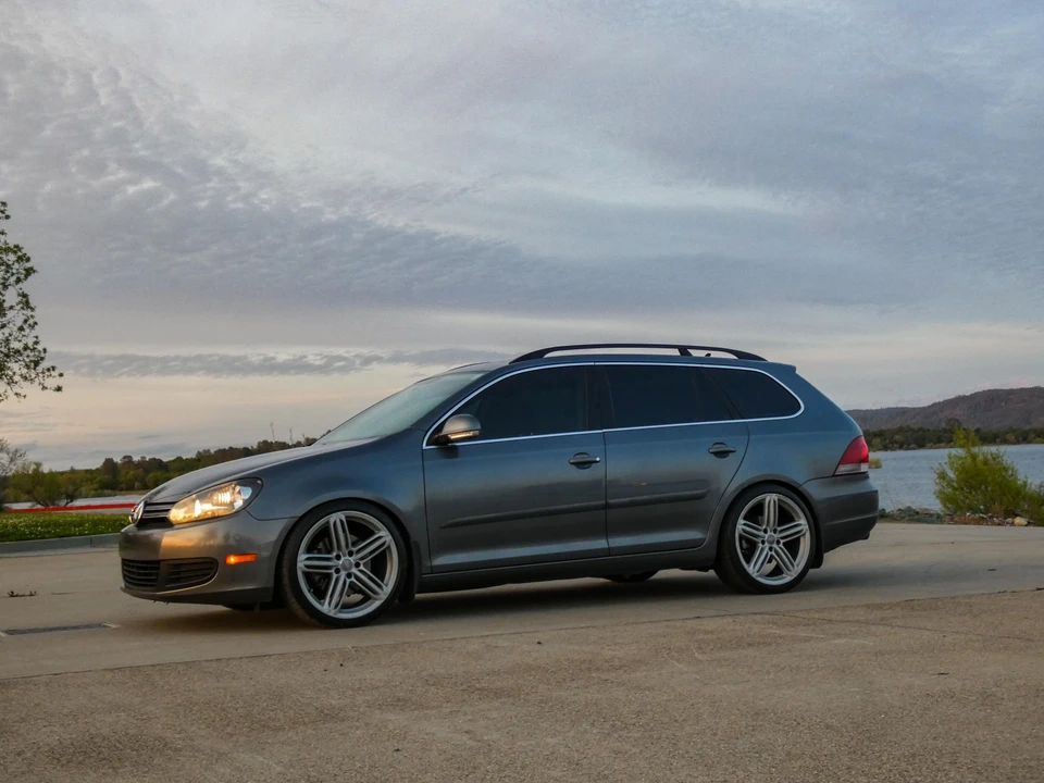 2011 Volkswagen A6 Jetta - Image 9 of 31