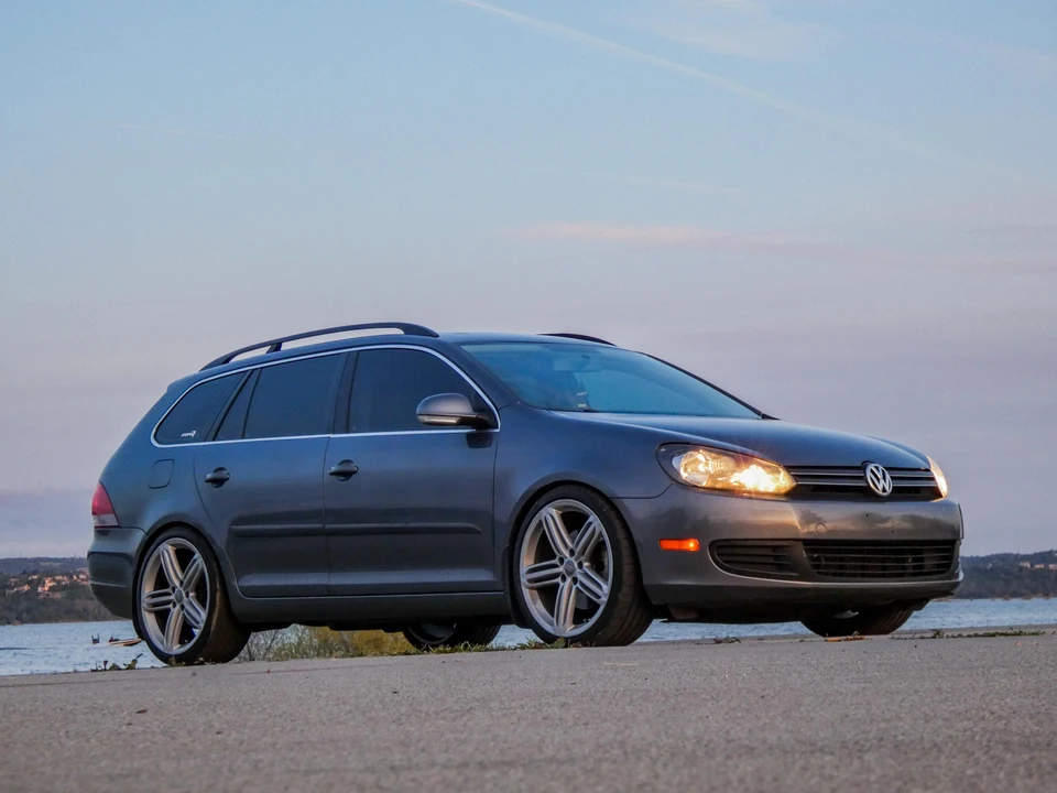 2011 Volkswagen A6 Jetta - Image 14 of 31