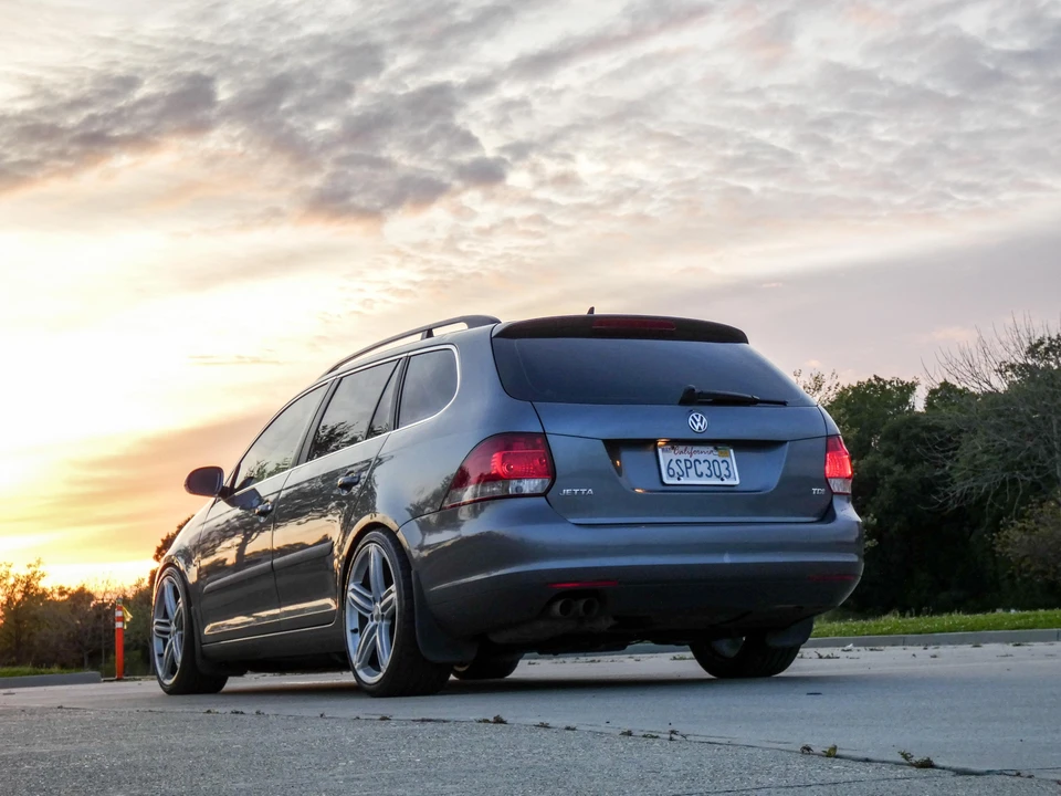 2011 Volkswagen A6 Jetta - Image 13 of 31
