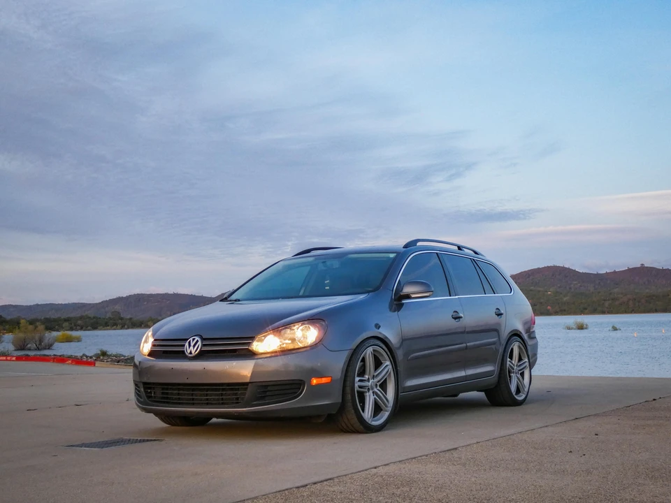 2011 Volkswagen A6 Jetta - Image 6 of 31