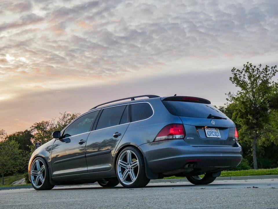 2011 Volkswagen A6 Jetta - Image 12 of 31
