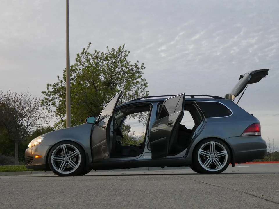 2011 Volkswagen A6 Jetta - Image 24 of 31