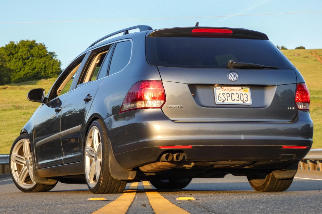 2011 Volkswagen A6 Jetta - Image 4 of 31