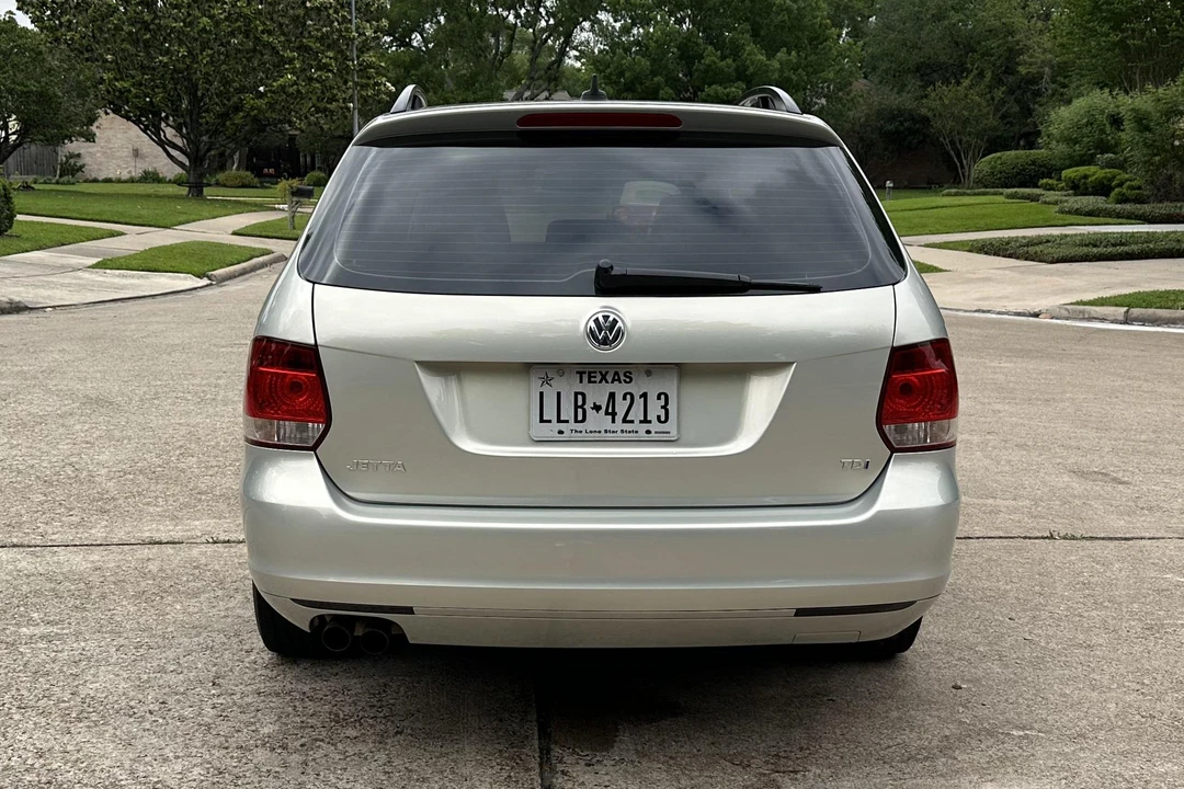 2011 Volkswagen A5 Jetta - Image 5 of 31