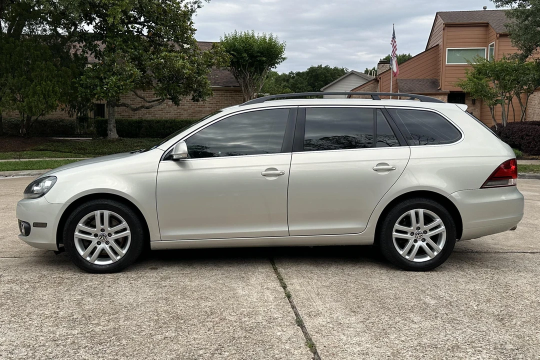 2011 Volkswagen A5 Jetta - Image 3 of 31