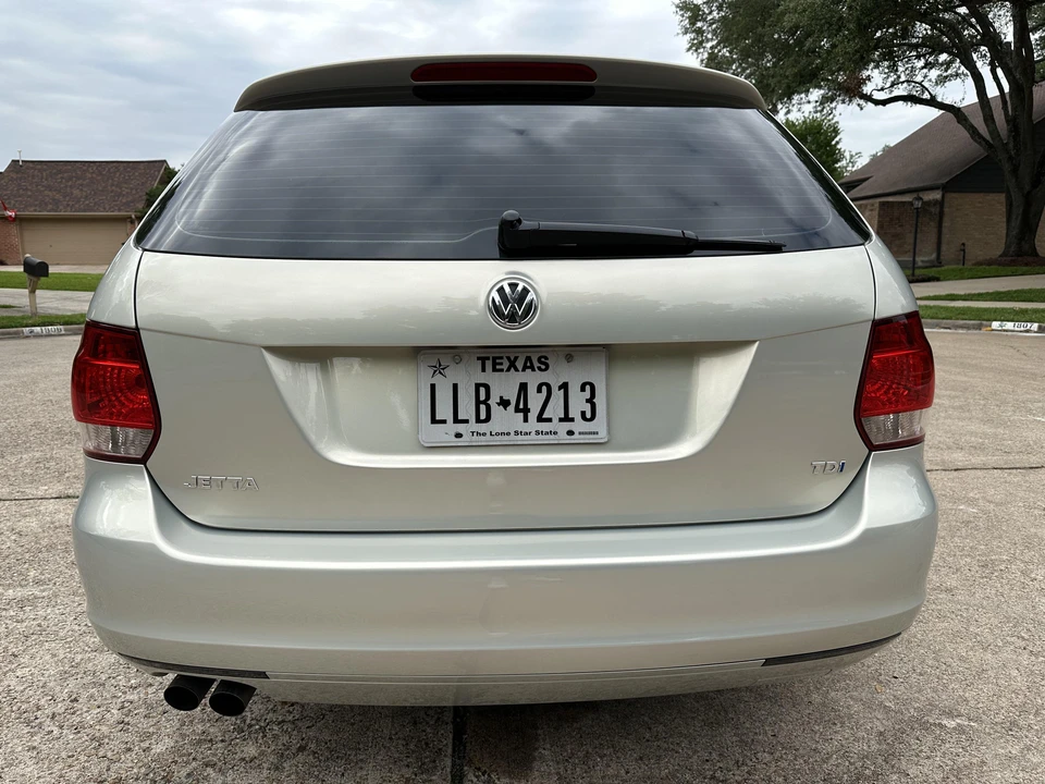 2011 Volkswagen A5 Jetta - Image 9 of 31