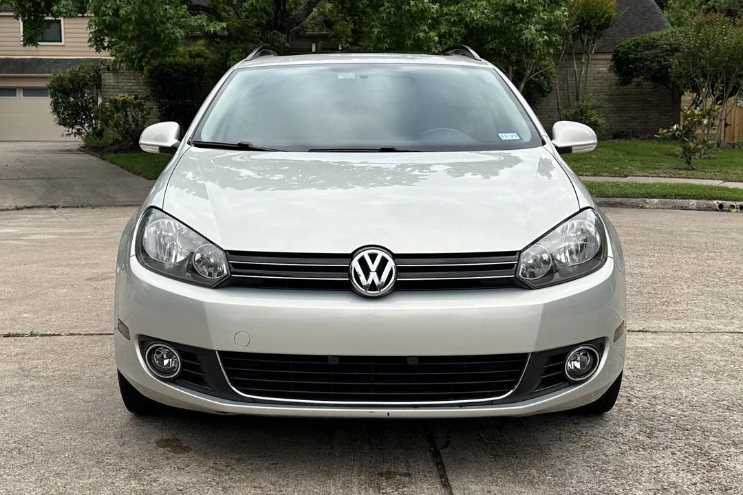 2011 Volkswagen A5 Jetta - Image 2 of 31