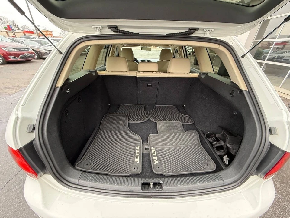 2011 Volkswagen A5 Jetta - Image 12 of 18