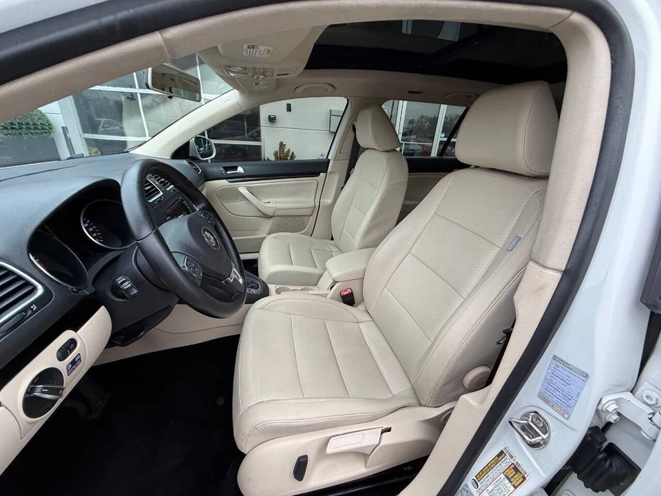 2011 Volkswagen A5 Jetta - Image 10 of 18