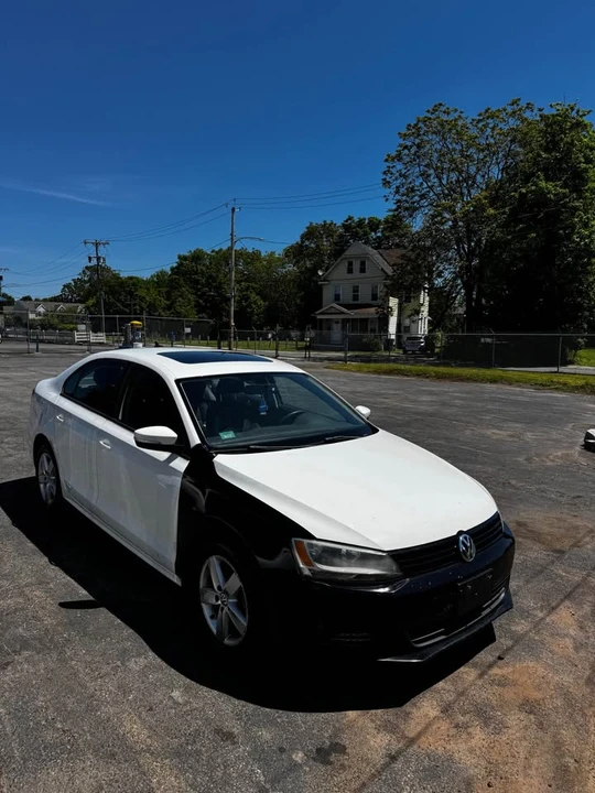 2011 Volkswagen Jetta - Image 5 of 6