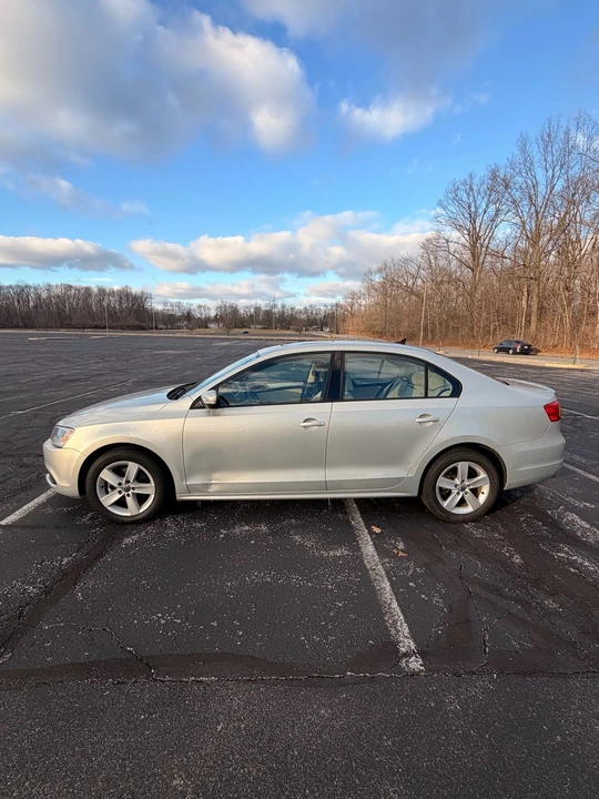 2011 Volkswagen A6 Jetta - Image 5 of 20