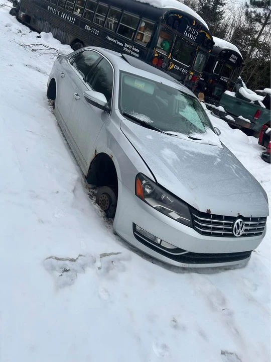 2011 Volkswagen Passat - Image 2 of 6