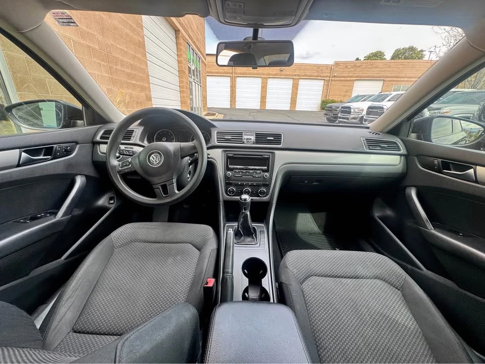 2011 Volkswagen Passat - Image 11 of 19