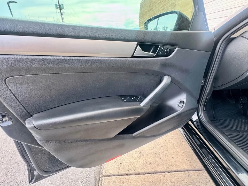 2011 Volkswagen Passat - Image 17 of 19