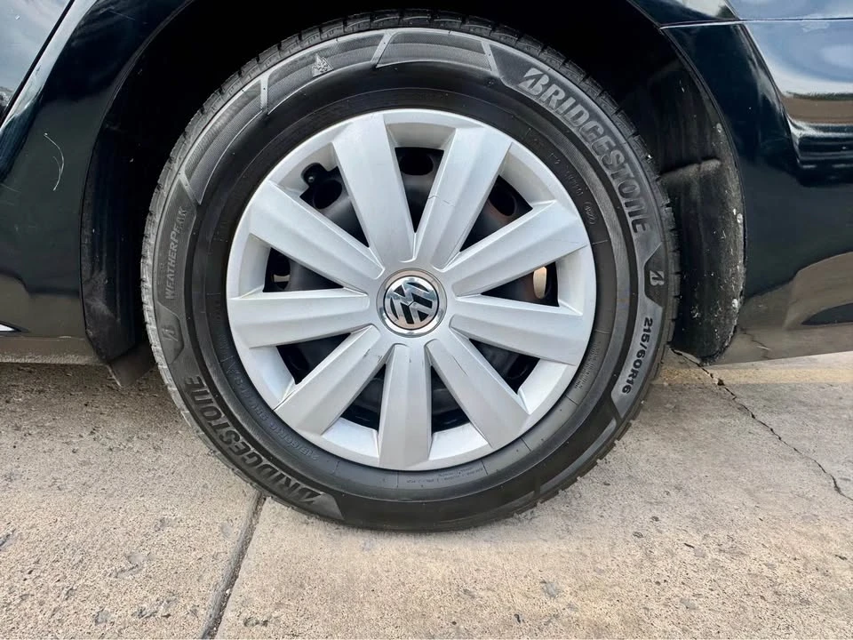 2011 Volkswagen Passat - Image 18 of 19