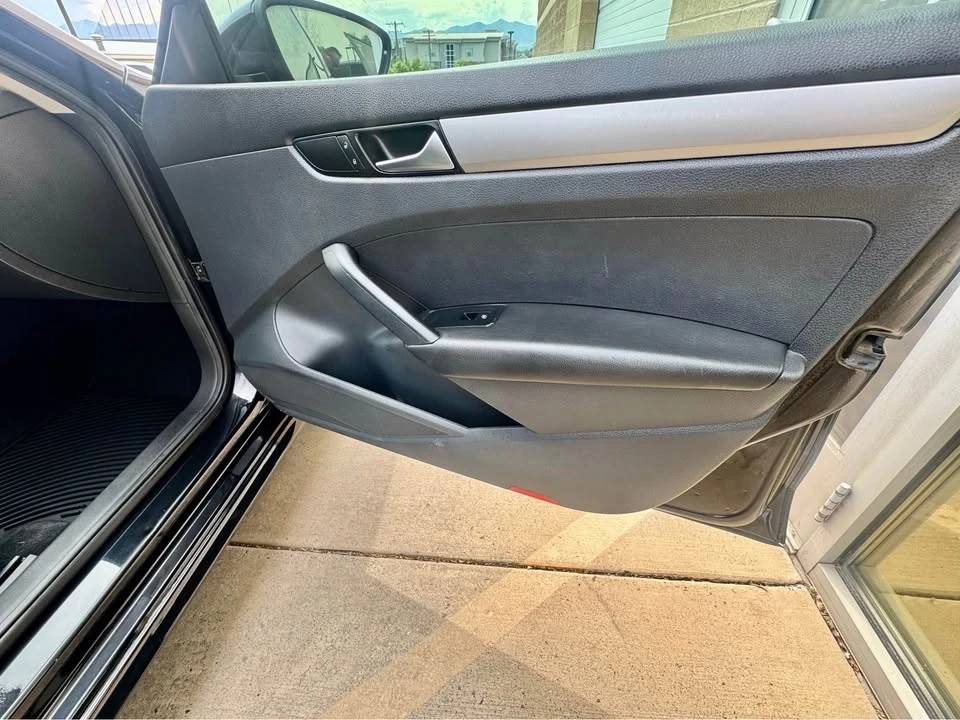 2011 Volkswagen Passat - Image 16 of 19