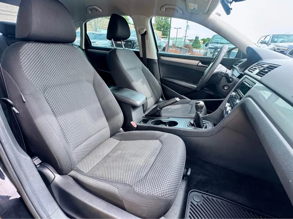 2011 Volkswagen Passat - Image 7 of 19