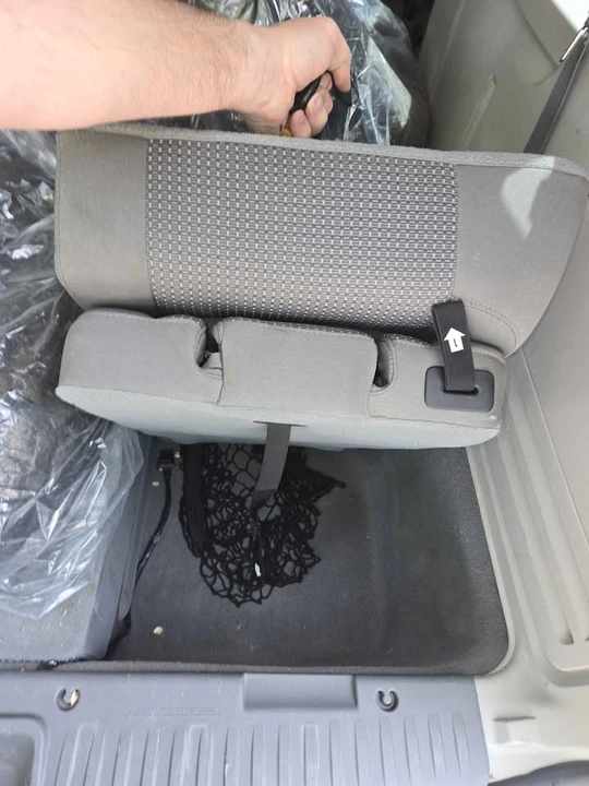 2011 Volkswagen Routan - Image 8 of 9
