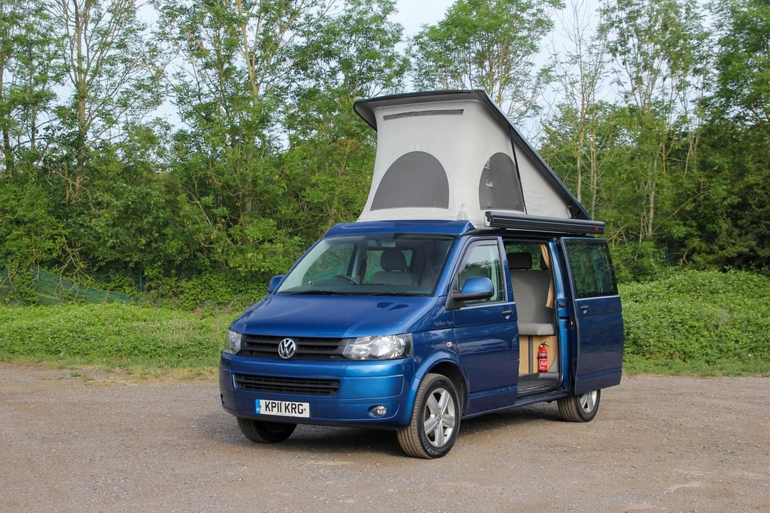 2011 Volkswagen EuroVan - Image 2 of 30