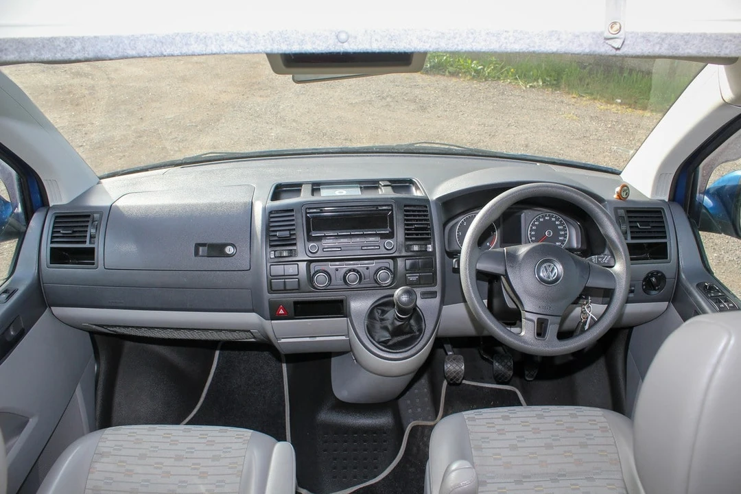 2011 Volkswagen EuroVan - Image 26 of 30