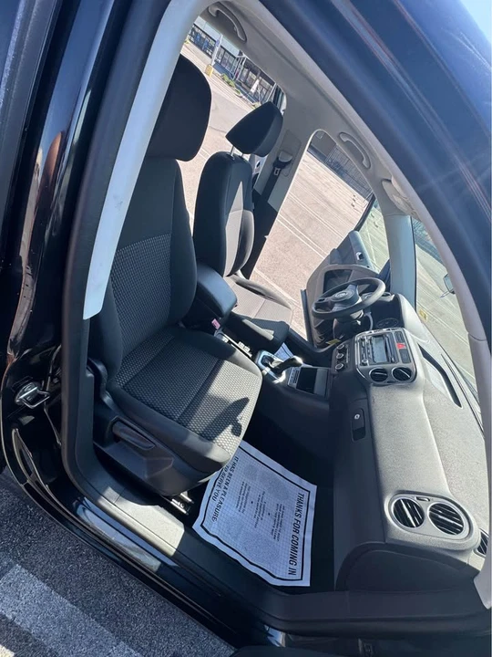 2011 Volkswagen Tiguan - Image 11 of 18