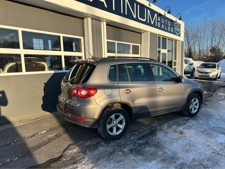 2011 Volkswagen Tiguan - Image 4 of 8