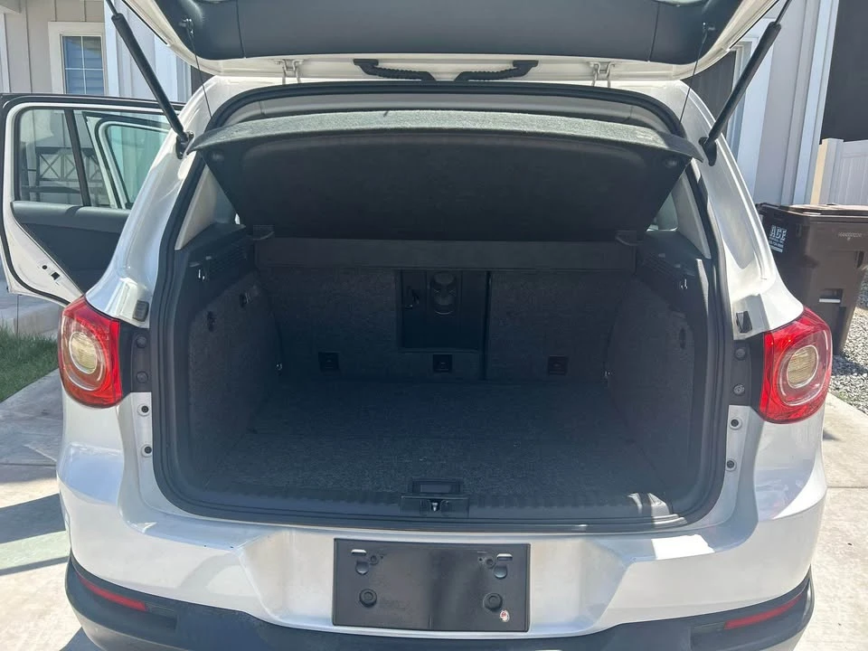 2011 Volkswagen Tiguan - Image 8 of 8