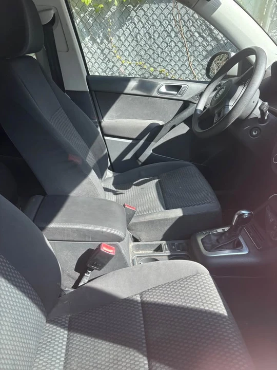2011 Volkswagen Tiguan - Image 4 of 7