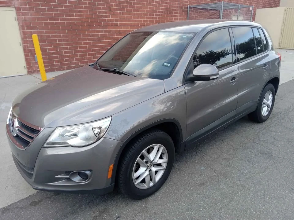 2011 Volkswagen Tiguan - Image 2 of 18