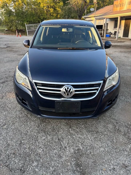 2011 Volkswagen Tiguan - Image 2 of 10