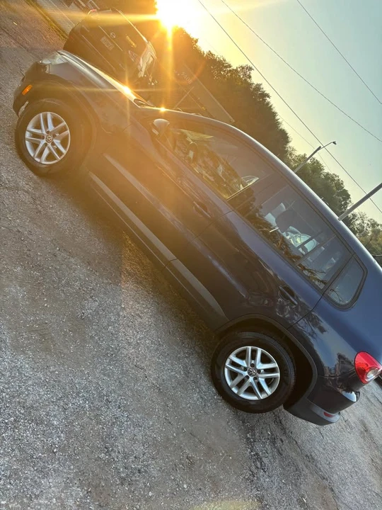 2011 Volkswagen Tiguan - Image 8 of 10