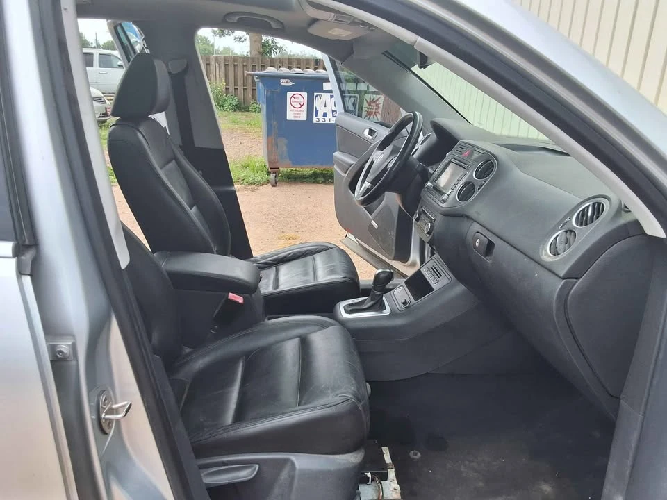 2011 Volkswagen Tiguan - Image 6 of 16
