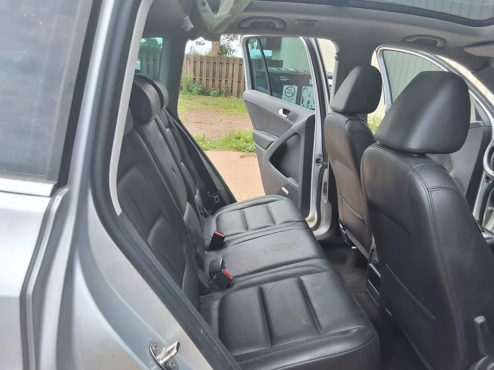 2011 Volkswagen Tiguan - Image 9 of 16
