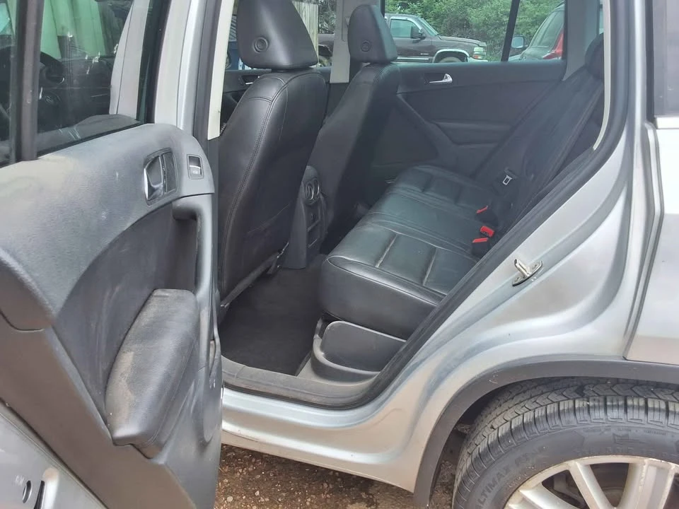 2011 Volkswagen Tiguan - Image 12 of 16
